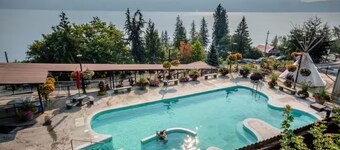 Peaceful and private suite. Close to ferry landing and Kokanee Provincial Park.