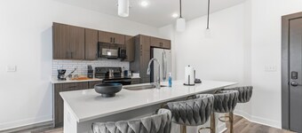 Modern 1BR Apt near Downtown Indy  Lucas Oil/IMS