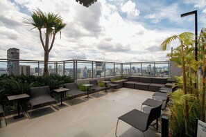 Terrace/patio - Modern Studio in Pinheiros • Near Fradique Coutinho Metro (São Paulo)
