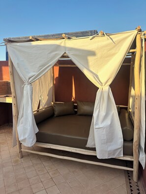Property grounds - 2 bedroom apartment, private rooftop and swimming pool + aqua-park free access (Ouahat Sidi Brahim)