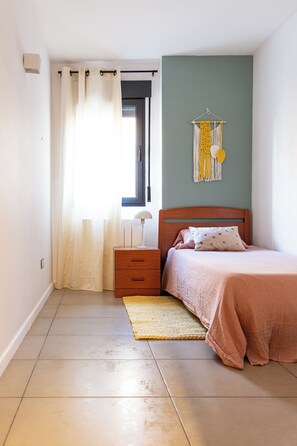 2 chambres, lit parapluie, Wi-Fi gratuit, draps fournis