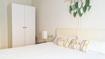 2 Schlafzimmer, Reisekinderbett, kostenloses WLAN, Bettwäsche