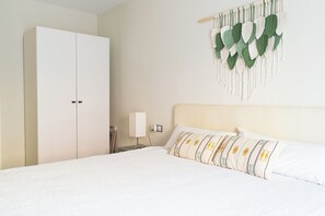 2 bedrooms, travel crib, free WiFi, bed sheets - Studio 2 bedrooms for climbers in ALBARRACIN | FREE WIFI (AR)