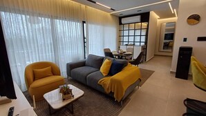 Apartemen Mewah, balkon, pemandangan gunung | Area keluarga
