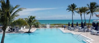 Pied-à-Terre in quaint Vero Beach, Fl including Private Club Membership