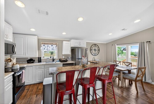 BarnHaus - Peaceful 3 Acre Ranch Retreat