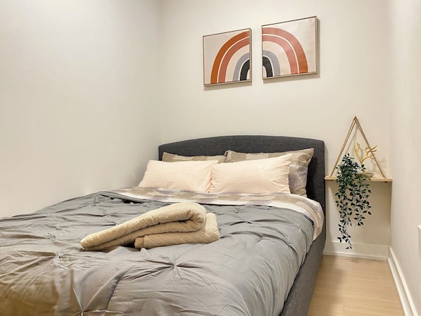 Room - Comfortable 1 Bedroom Apartment at Prime Toronto (Toronto)