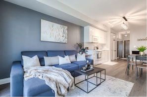 Living area - Spacious 2BR City Escape | Heart of Downtown (Toronto)