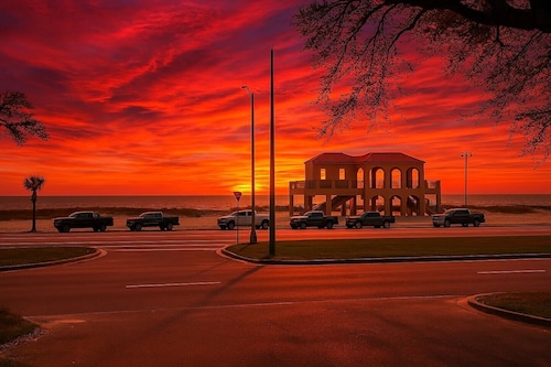 Coral Breeze - Beachfront 3BR Home in Biloxi