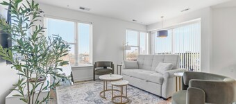 Fountain Square 2BR Apt  8 mins to Lucas Oil/IMS