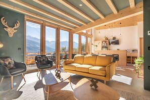 Living area - Vrbo Property (BOURG SAINT MAURICE)