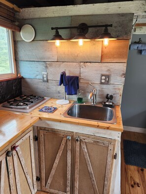 Private kitchen - Tiny House on farm charming Muskego (Muskego)