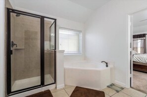 Bathroom - 4-bedroom house in beautiful Magnolia TX (Magnolia)