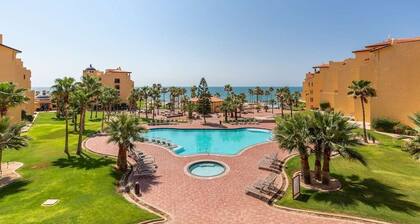 Resort with 1 bedroom and AC in serene Puerto Penasco