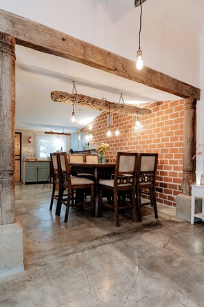 Dining - El sueño de la moda_Jacuzzi (Antigua Guatemala)