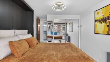 2 bedrooms, desk, iron/ironing board, free WiFi