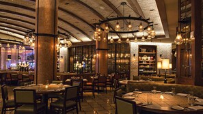 Dining - Bahamian Adventure at Harborside Resort at Atlantis Resort Waterpark amenities (Paradise Island)