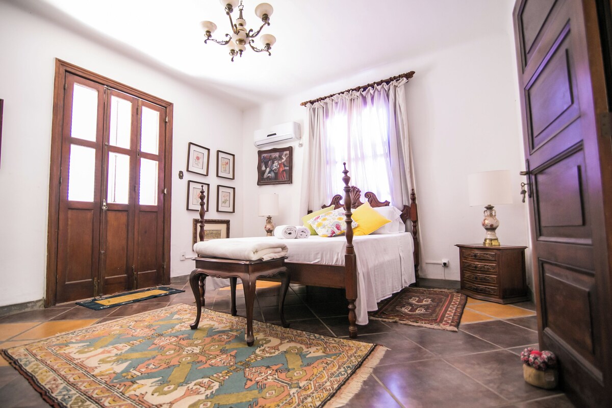 مساحة عمل للكمبيوتر المحمول وواي فاي مجانًا
