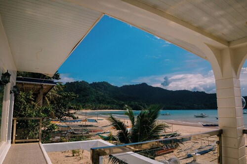 Serene 8-bedroom resort with AC in beautiful El Nido