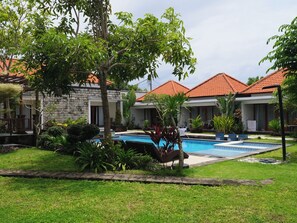 Outdoor pool - d'Leisure (Kutuh)