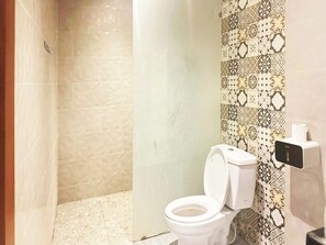 Bathroom - d'Leisure (Kuta Selatan, Badung)