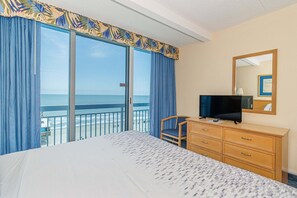 Room - Oceanfront 2BR by Boardwalk and Skywheel! Yachtsman 406 (Myrtle Beach)