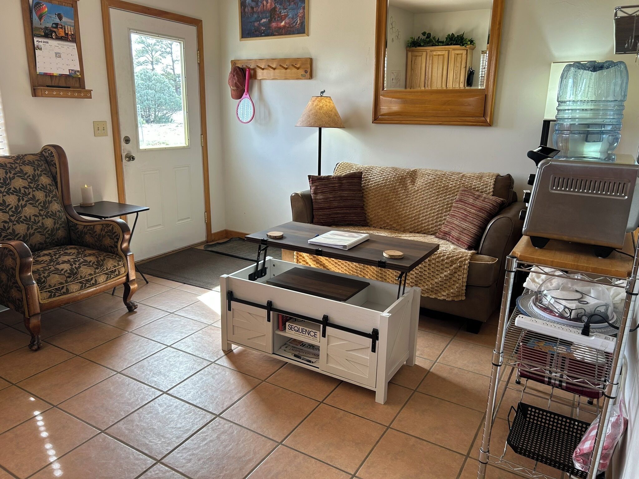 Smart TV, fireplace, DVD player, books