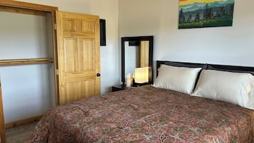 1 bedroom, bed sheets