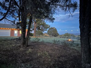 Property grounds - Rustic, Cozy Cabin Near Heron Lake with 5 Acres of Nature, Fire Pit & Views (Los Ojos)