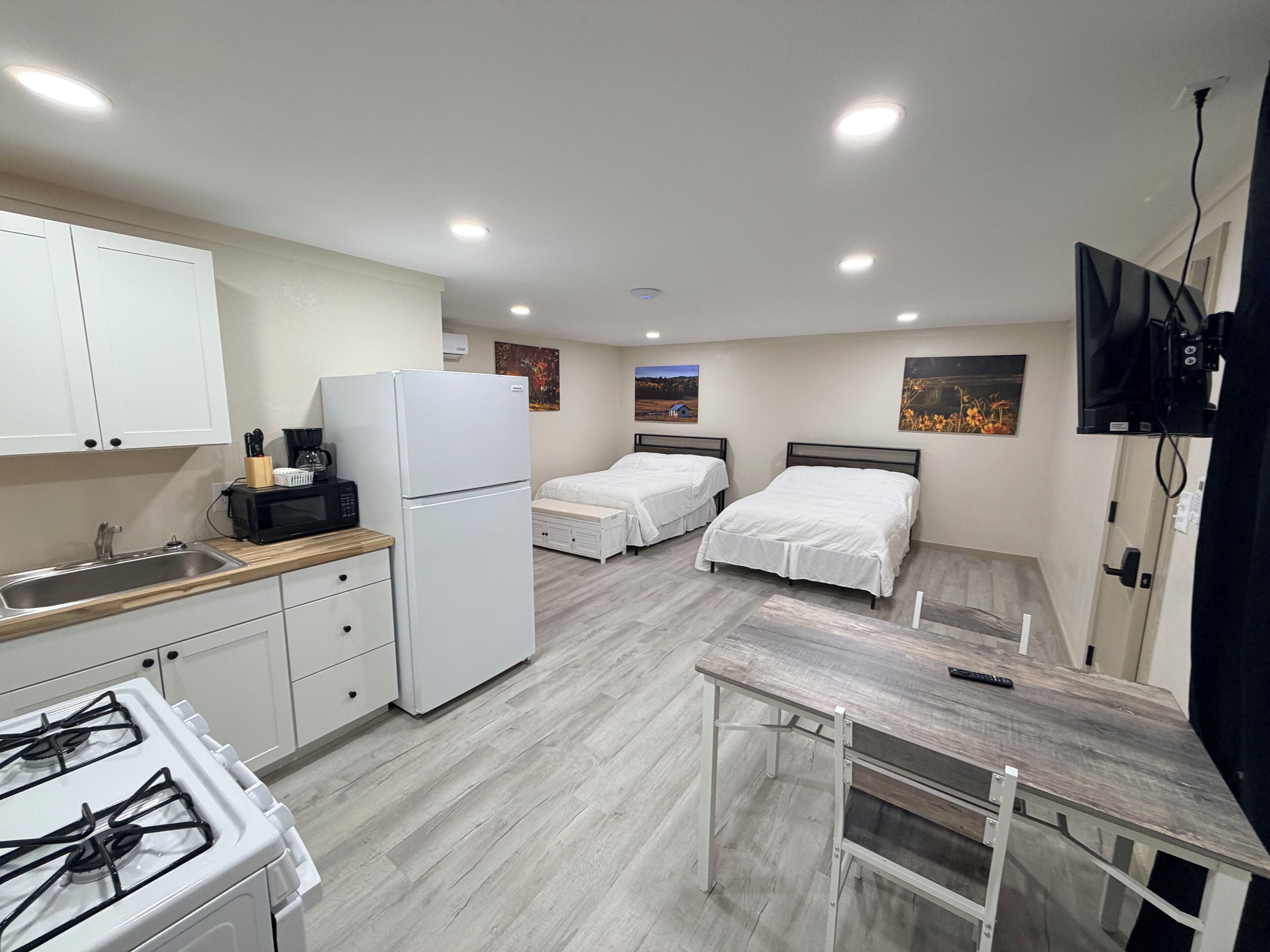 Deluxe Studio Suite | Free WiFi