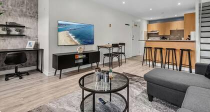 2BR Retreat | Free Parking | WiFi | Workspace