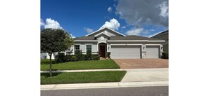 Exterior - Spacious 4-bedroom estate in tranquil Davenport. Near Disney, Universal,Legoland (Davenport)