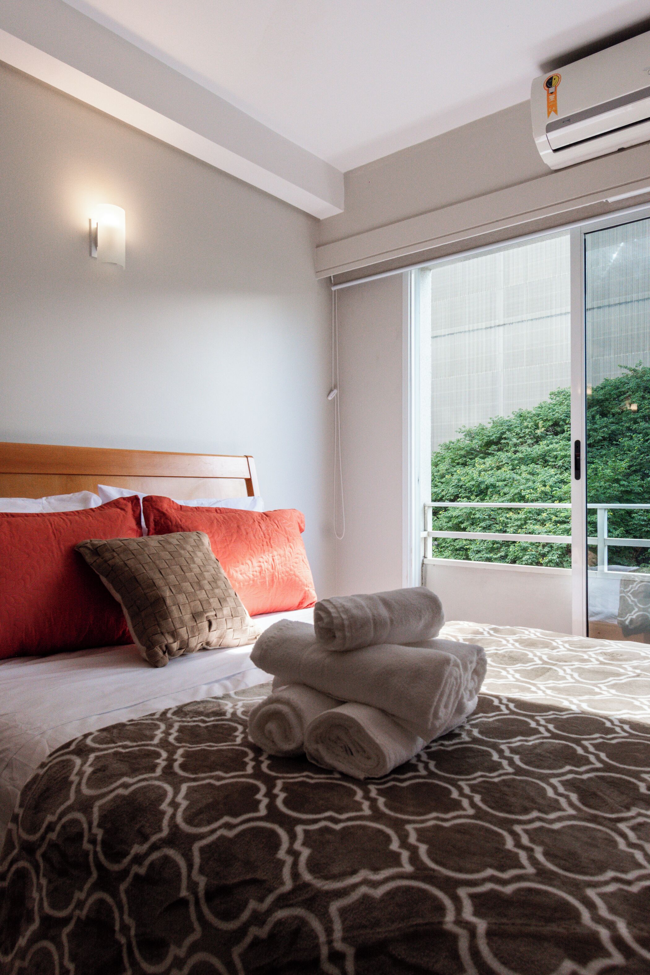 Design Apartment, City View | Blackout curtains, iron/ironing board, free WiFi