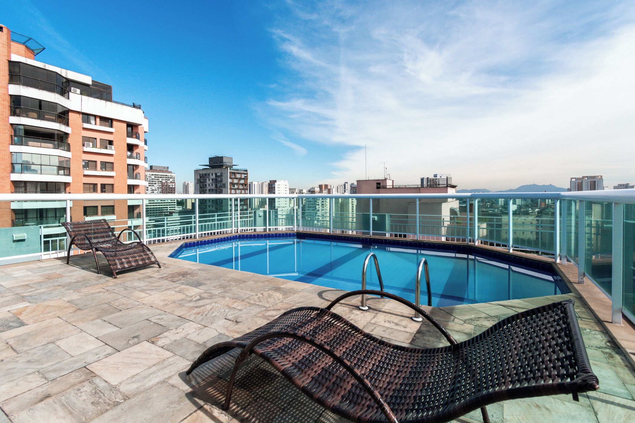 حمّام سباحة خارجي