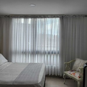 1 bedroom, iron/ironing board, free WiFi, bed sheets - Luxury Loft w/Private Jacuzzi & City Views - El Poblado  (Medellín)