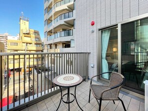 Comfort Condo | Property grounds