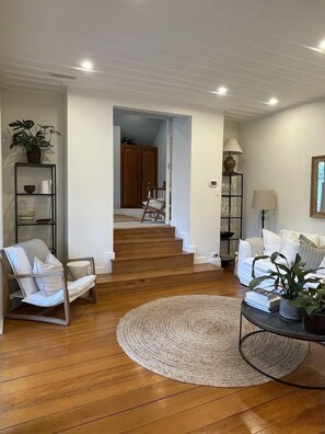 Interior - Character Villa in the city center (Parnell)