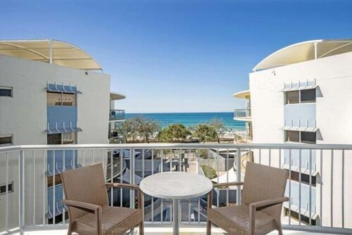 1 Bedroom Balcony Poolside