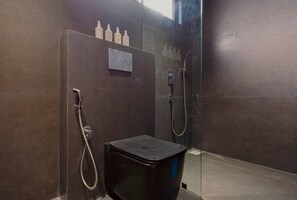 House - Central 1bhk in Candolim Pool Gym Near Beach (Candolim)