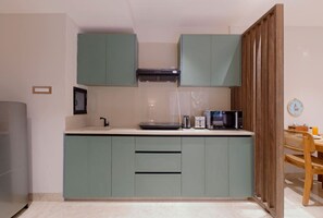 House - Chic 1bhk in Candolim Pool Gym Near Beach (Candolim)