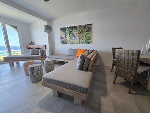 Smart TV - Oceanview Luxury Condo, Pool,Gated, Centrally Located (Christiansted)