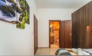 Apartment, Smoking