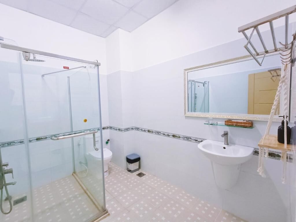 Studio Classique, balcon, vue ville | Salle de bain
