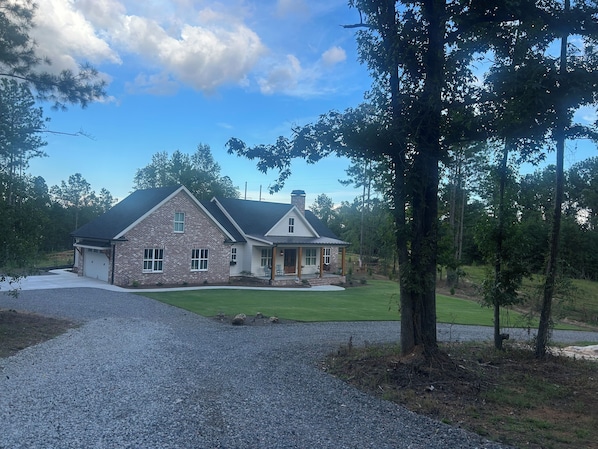 Exterior - Stay Close to the Action: Masters & Peach Jam Retreat w/ Pool and Putting Green (North Augusta)