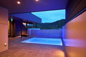 Outdoor pool - Refwind (Kyonan)