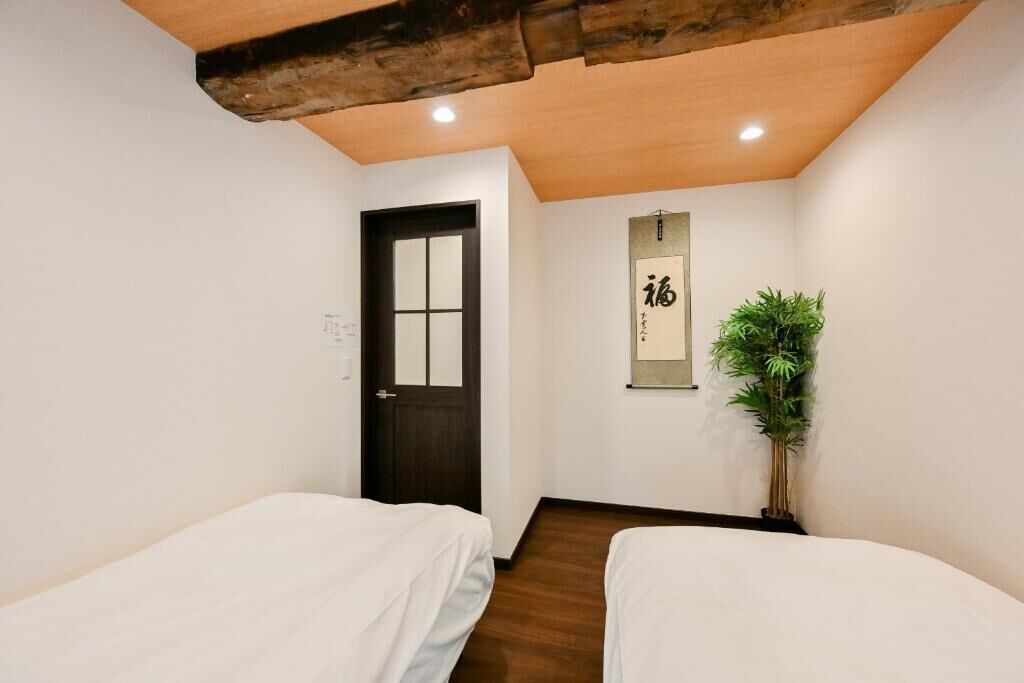 Blackout drapes, iron/ironing board, free WiFi