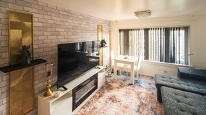 TV, offices - East Kilbride 1BHK Apartment with free parking (East Kilbride)