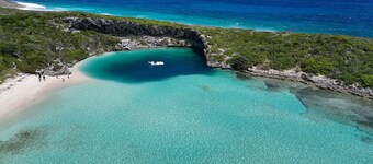 BRAND NEW WATERFRONT VILLAS!
2 Master Bed, 2 Bath, King Beds.