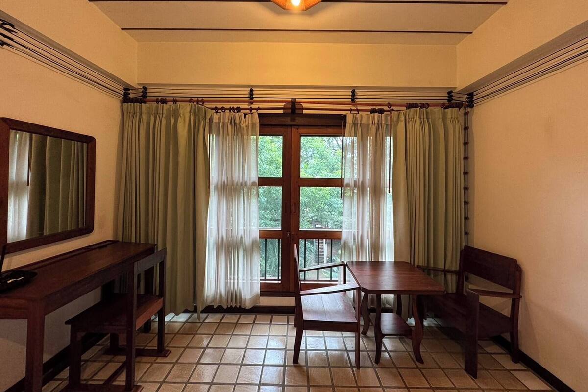 Shared Dormitory, 1 Bedroom, Smoking, Patio | Interior