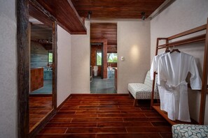Egyptian cotton sheets, premium bedding, down duvets, memory-foam beds - Pho Co - OQ Hanoi Stay (Hanoi)